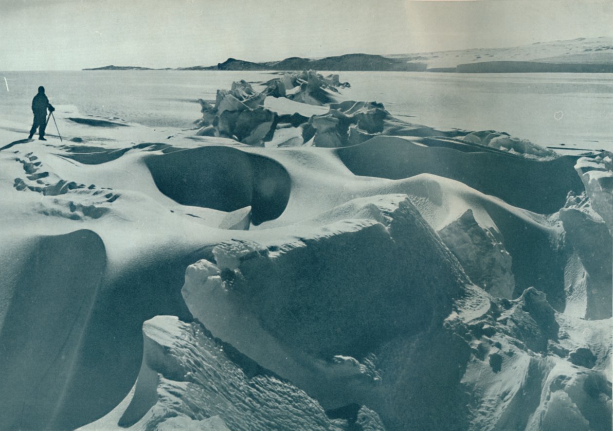 海冰中的压力脊向巴恩角行驶，1911年，1913年 作者 赫伯特·庞廷