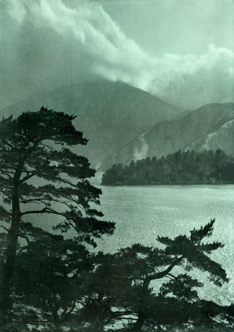 1910年，在本栖湖上接近风暴。 作者 赫伯特·庞廷