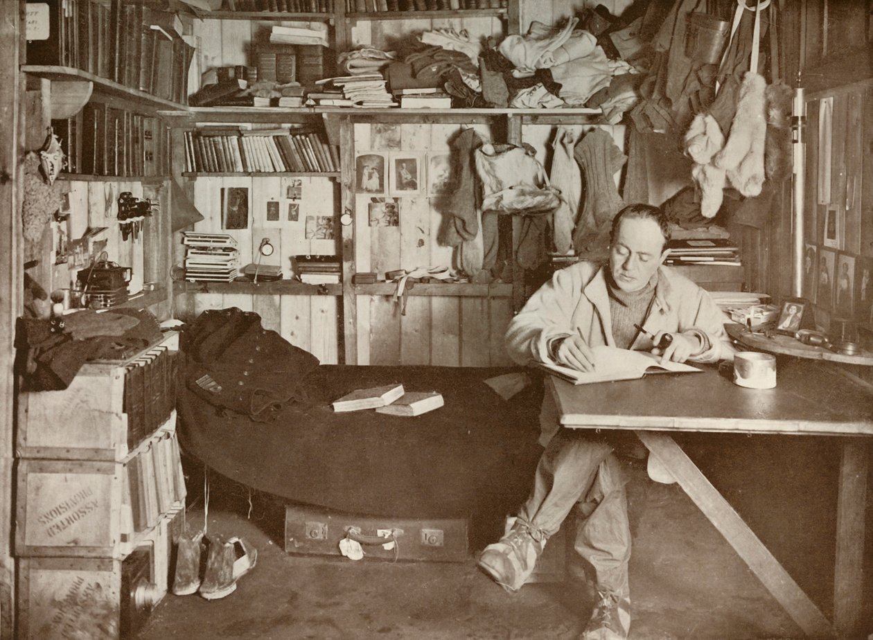 斯科特上尉在他的书房，1913年，1913年 作者 赫伯特·庞廷