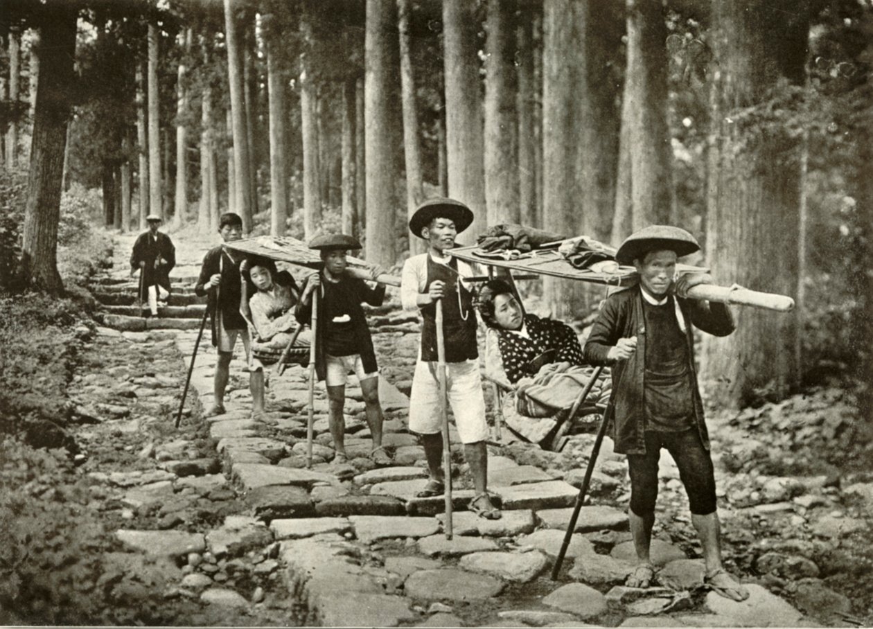 日本女士去神社，日光，1910年。 作者 赫伯特·庞廷