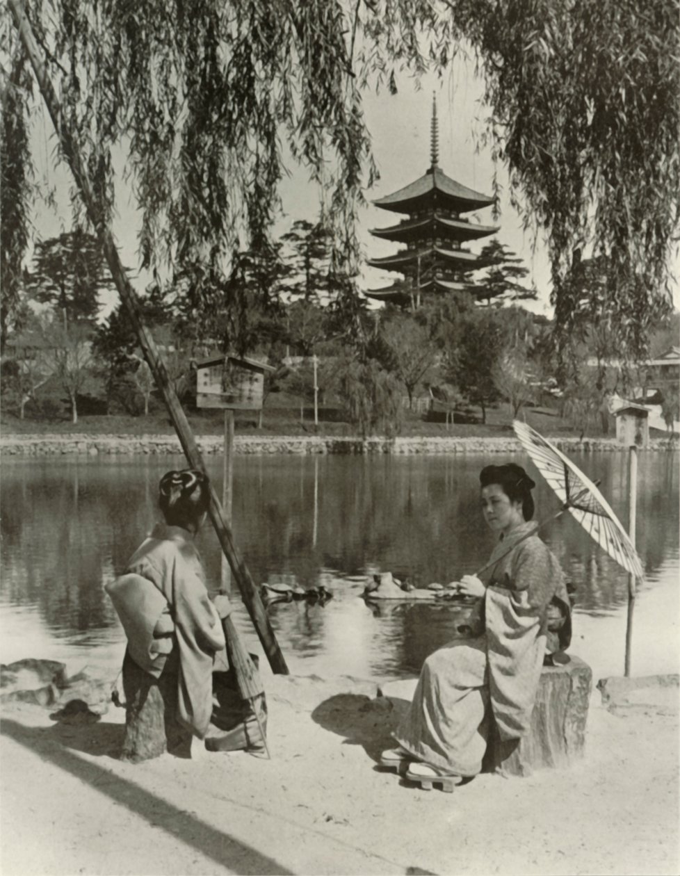 奈良宝塔，1910年。 作者 赫伯特·庞廷