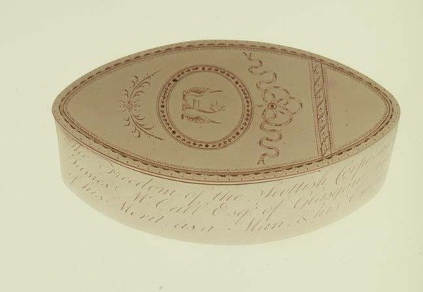 自由盒，由苏格兰科克公司于1790年提交给James McCall（银色） 作者 海丝特·贝特曼