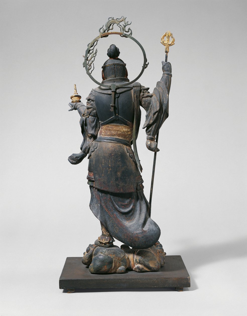 Bishamonten多色木材，水晶，切割金箔和金属 作者 肥后布士