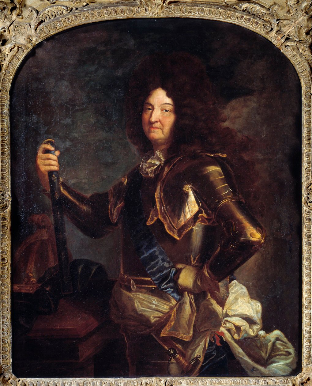 法国国王路易十四 (1638-1715) 的盔甲画像 由 Hyacinthe Rigaud (1659-1743) 绘制 18 世纪太阳。 2,21x1,3 m 作者 风信子 Francois Rigaud