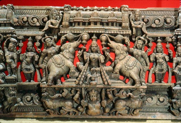Gata Lakshmi，好运和丰盈女神（木头） 作者 印度学校