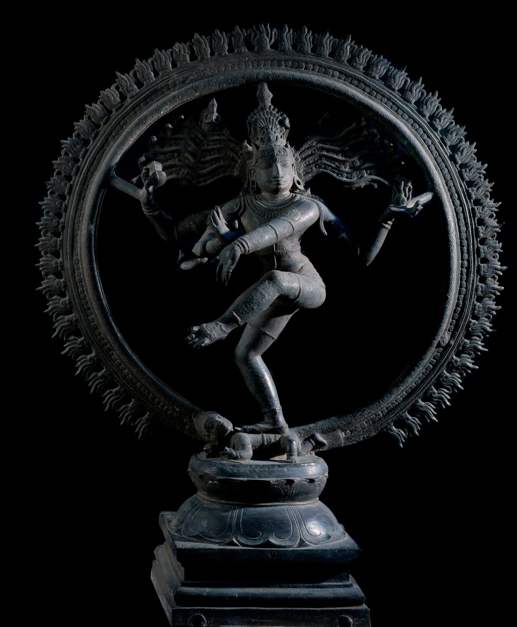 印度教：湿婆纳塔拉贾神的代表，舞蹈之神（Shiva Nataraja, lord of dance）青铜雕塑 12世纪（12世纪）加尔各答，印度博物馆 作者 印度学校
