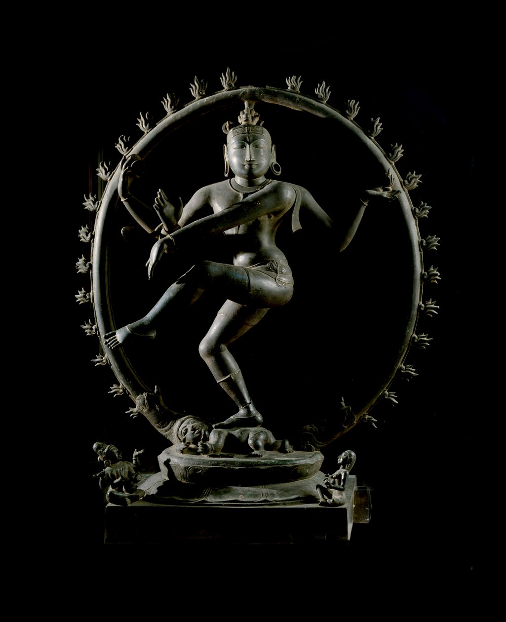 印度教：代表神湿婆 Nataraja，舞蹈之神（Shiva Nataraja，舞王）青铜雕塑 12 世纪（12 世纪）加尔各答，印度博物馆 作者 印度学校