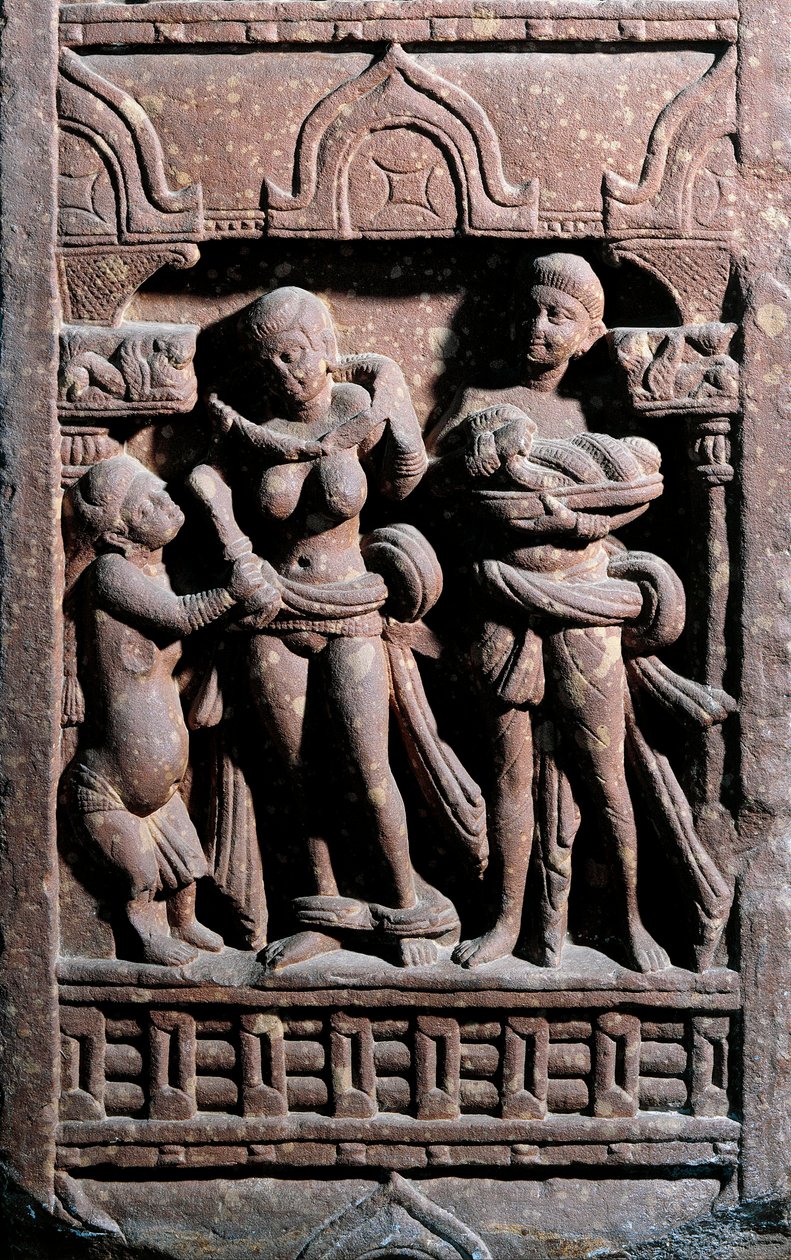 印度艺术： Sundarananda (Nanda) 帮助 Sundari 有她的厕所。 时期Kouchane（贵霜或贵霜） 作者 印度学校