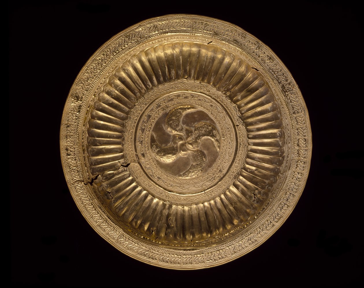 Dish Pectoral，Moluccas族人，19世纪（可能更早）（黄金） 作者 印尼学校