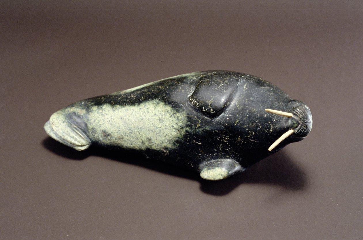 Walrus，来自Cape Dorset（皂石） 作者 因纽特人学校