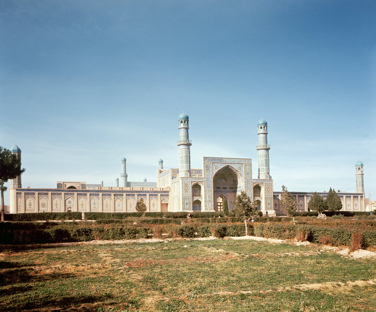Masjid-i Jami或星期五清真寺成立于1200年，于1498年重建 作者 伊斯兰学校