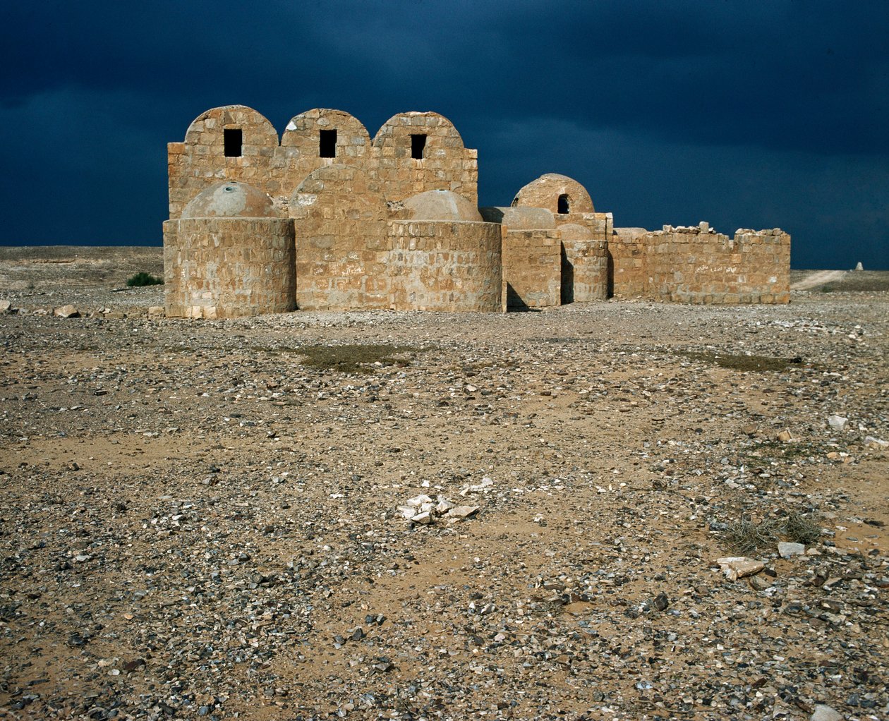View of Qasr Amra, desert castles (711-715) 作者 伊斯兰学校