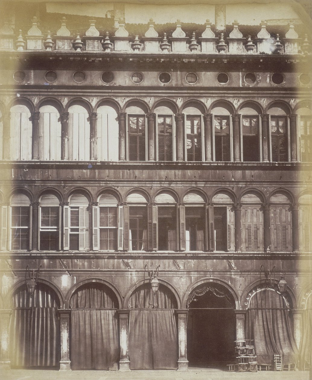 威尼斯建筑立面，1865年 作者 意大利摄影师