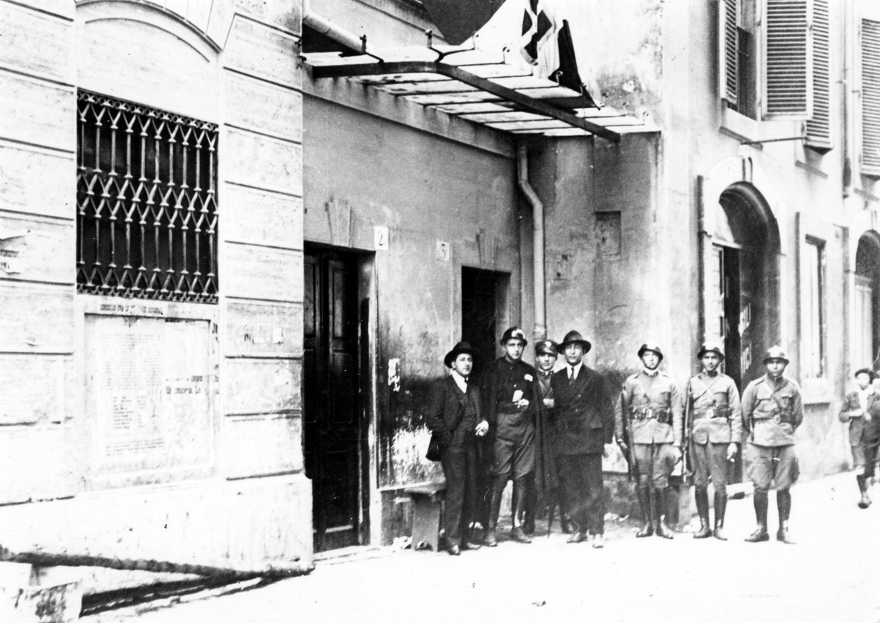 米兰法西斯党的第一个席位，位于 Via Paolo da Cannobio。 标准差。 1920 年代。 作者 意大利摄影师