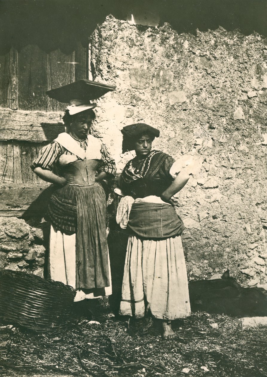 罗马乡村的两位农民身着传统服装，意大利，约 1910 年 作者 意大利摄影师
