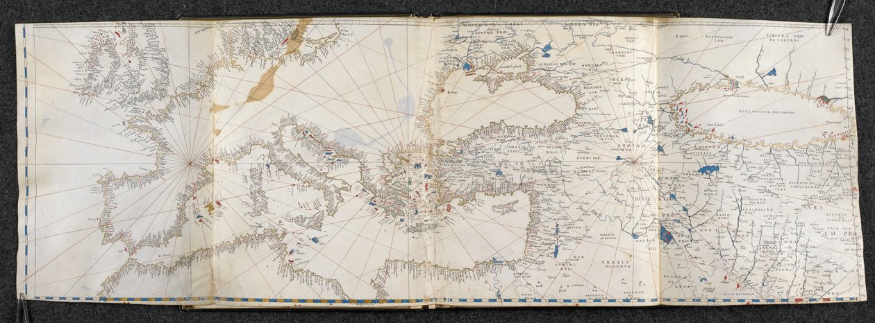 Add.21592, f.1r 欧洲和亚洲地图。波多拉诺，21 幅地图，包括两个半球的国家（牛皮纸） 作者 意大利学校