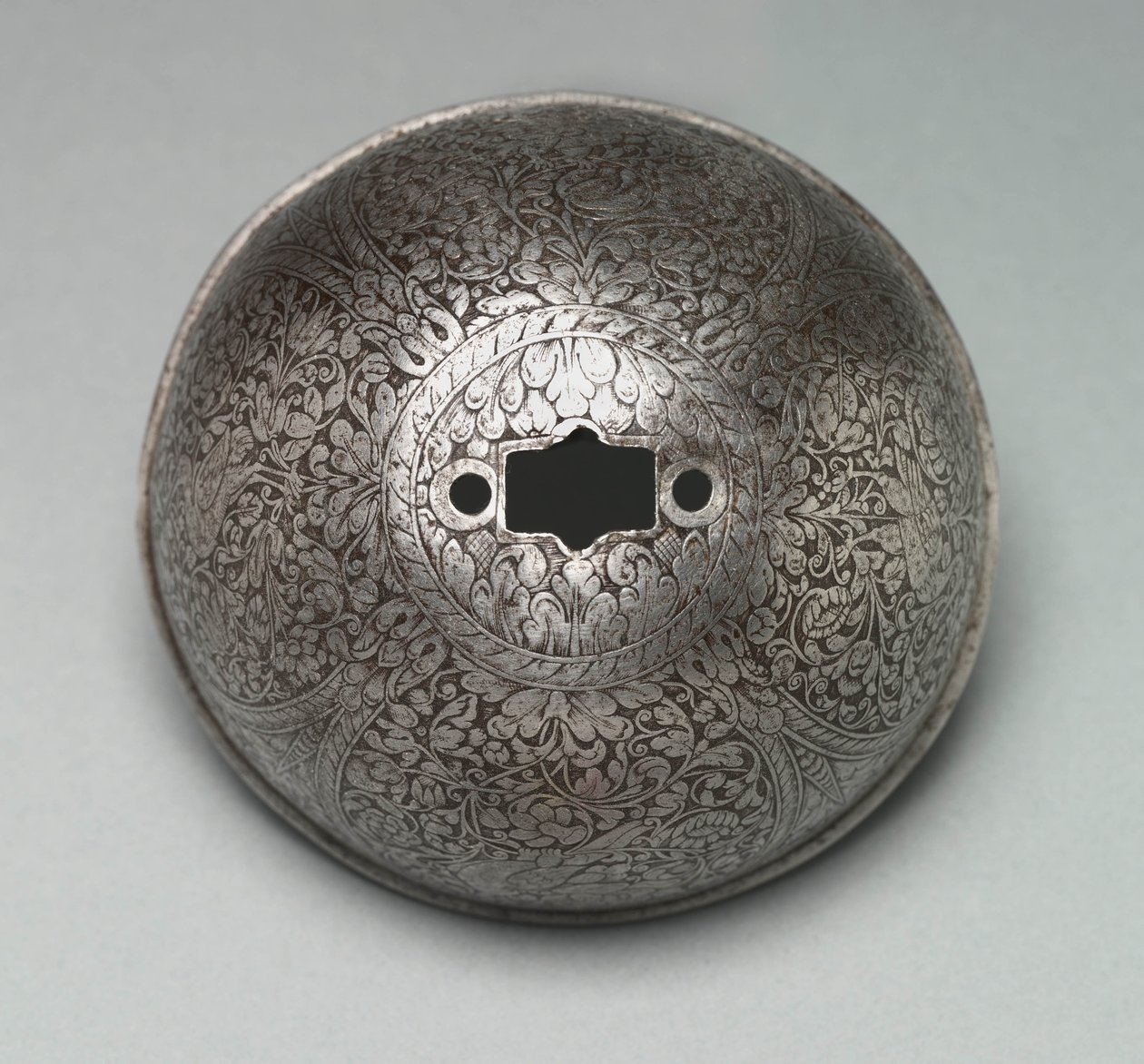 剑杆织成的杯子，约1650-75年（钢制） 作者 意大利学校