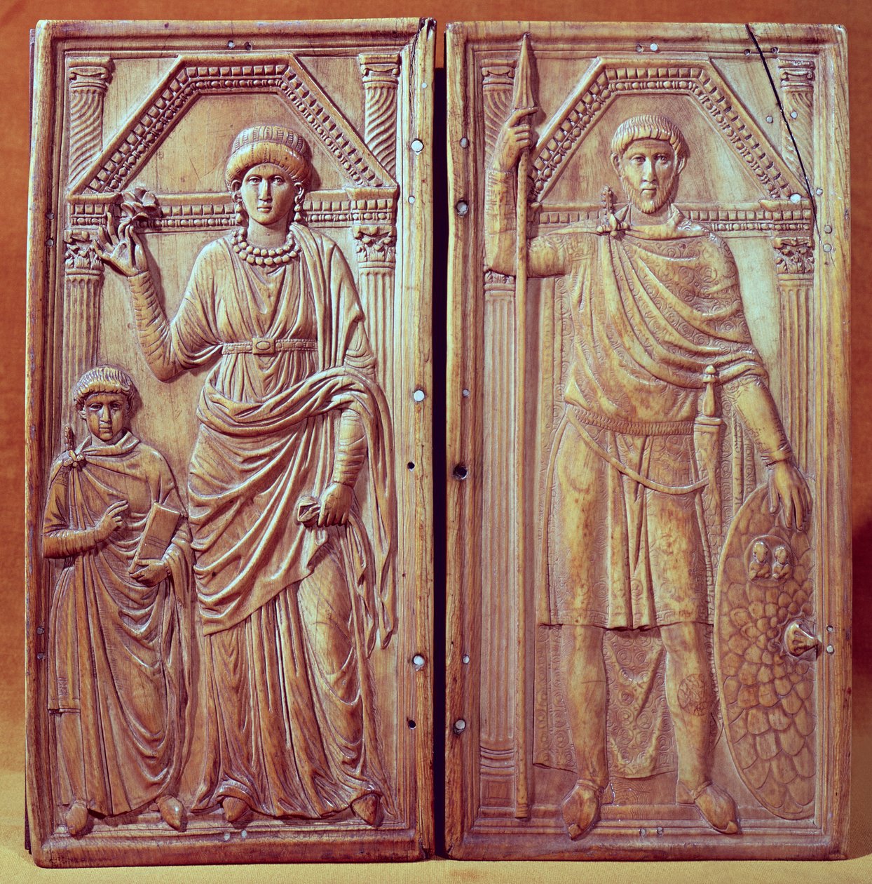 Diptych描绘了Stilicho（c.365-408），Serena和Eucharius 作者 意大利学校
