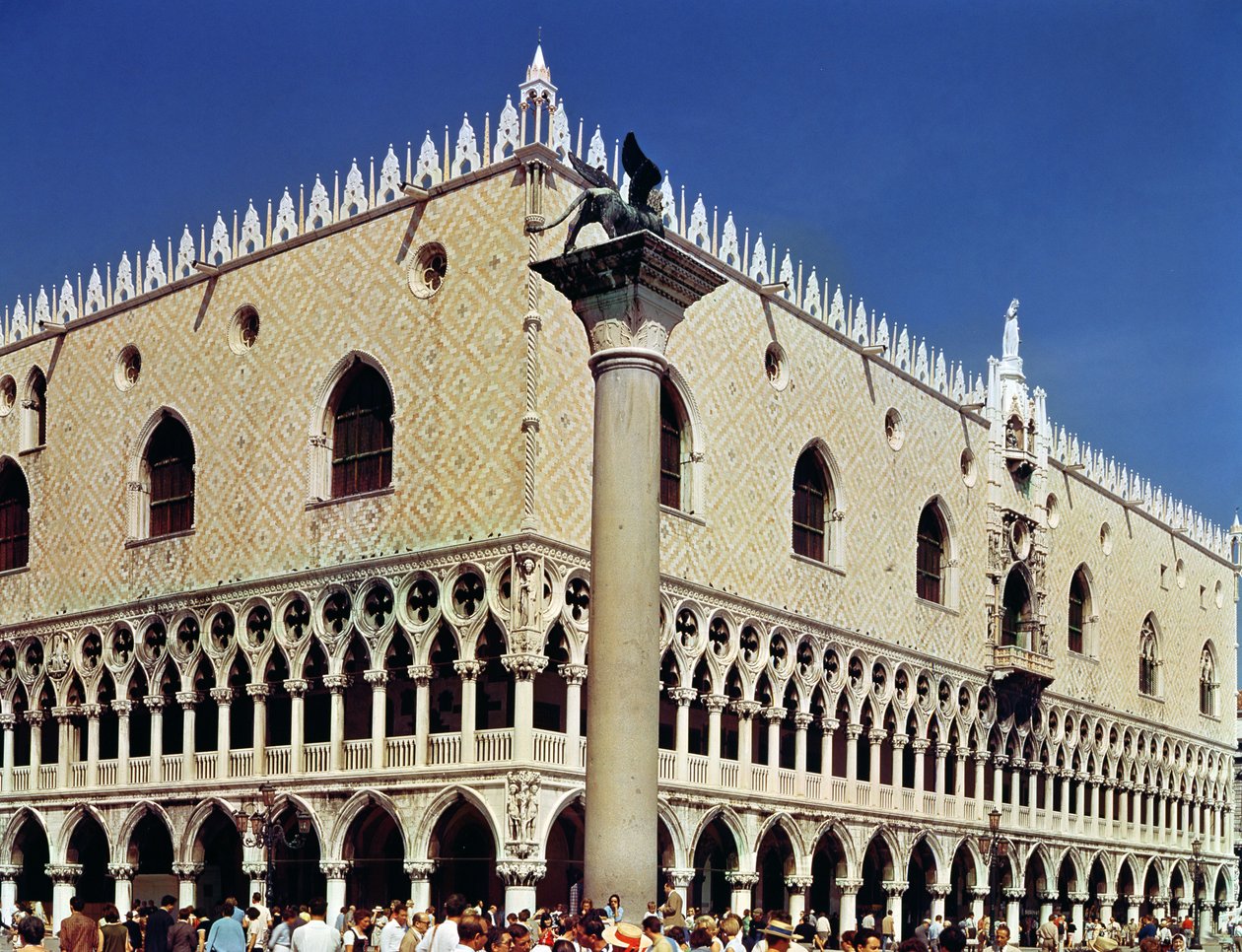 Palazzo Ducale，始于1340年 作者 意大利学校