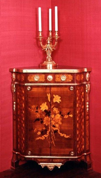 角落橱柜，JF Oeben，巴黎，1760-62之一 作者 JF Oeben约1760 62