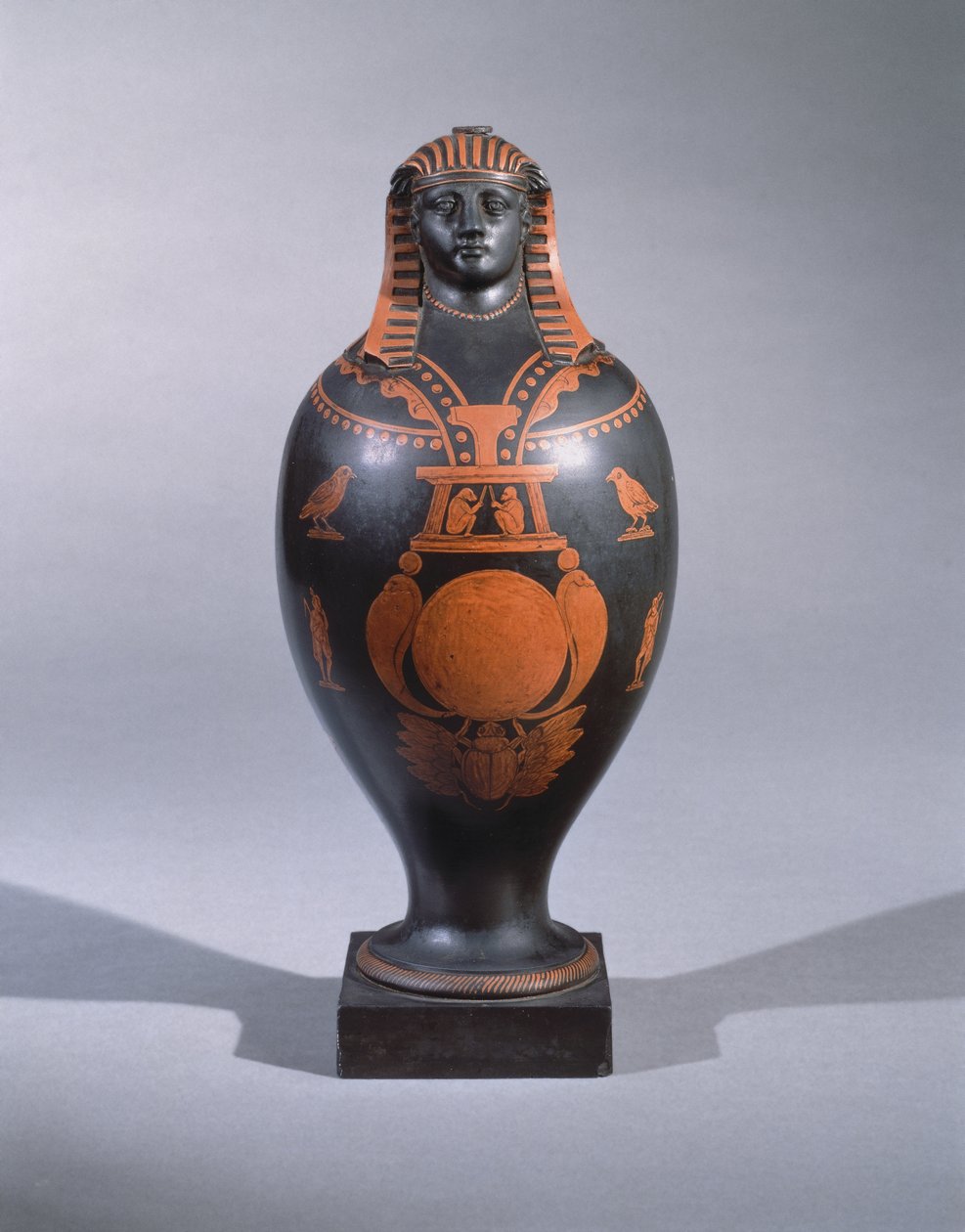 Canopic jar，来自Staffordshire，c.1773（encaustic earthware） 作者 J.和本特利·韦奇伍德