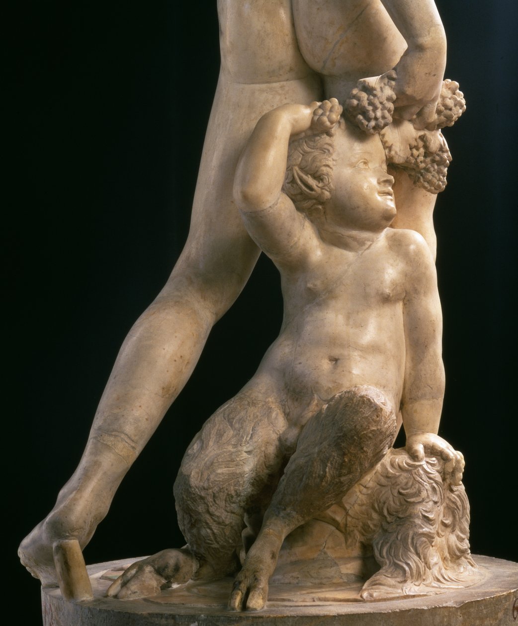 Bacchus，下半部分细节，Jacopo Sansovino (1486-1570) 的雕塑（大理石）（另见 79847） 作者 哈科波·桑索维诺（Jacopo Sansovino）