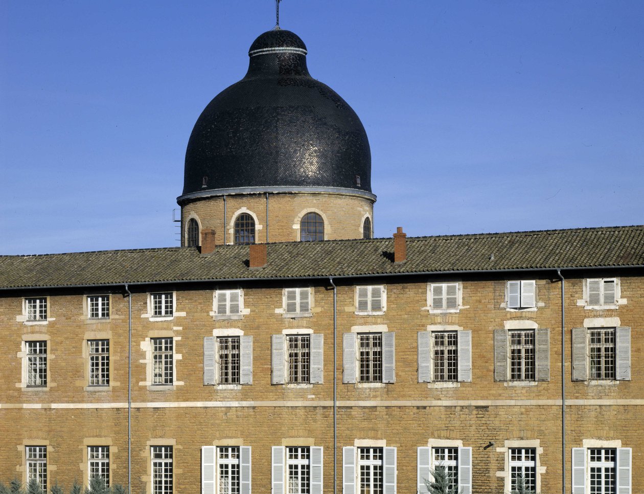 巴洛克建筑：Dieu酒店的圆顶（18世纪），由建筑师Jacques Germain (Jacques-Germain) Soufflot（1713-1780）设计。马孔，索恩和卢瓦尔河（Saone-et-Loire）（71）。 作者 雅克·格曼（Jacques Germain）Soufflot