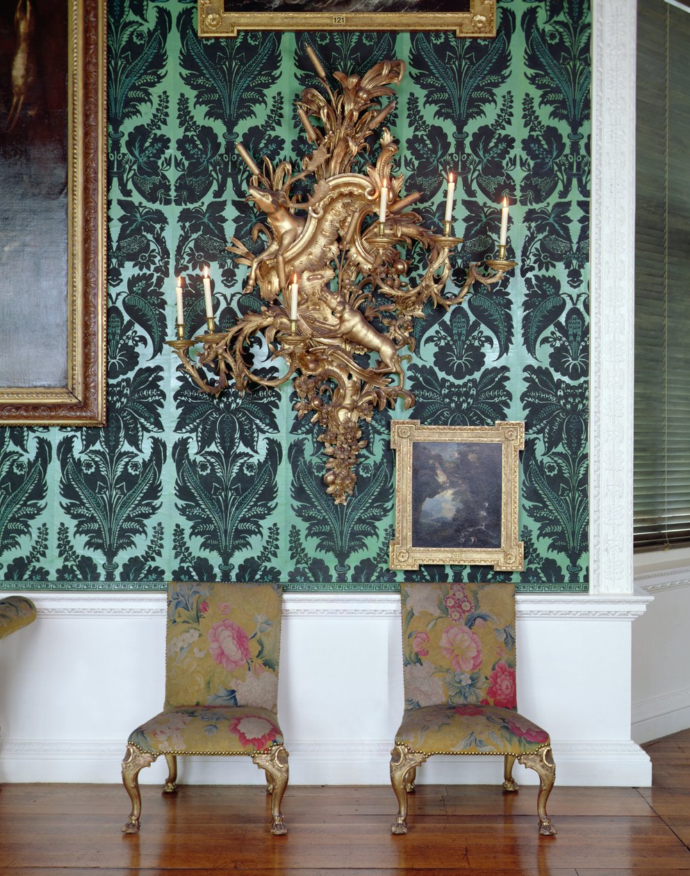 侧椅和 girandole，来自画廊套房，由 James Pascall 制作 作者 詹姆斯·帕斯考