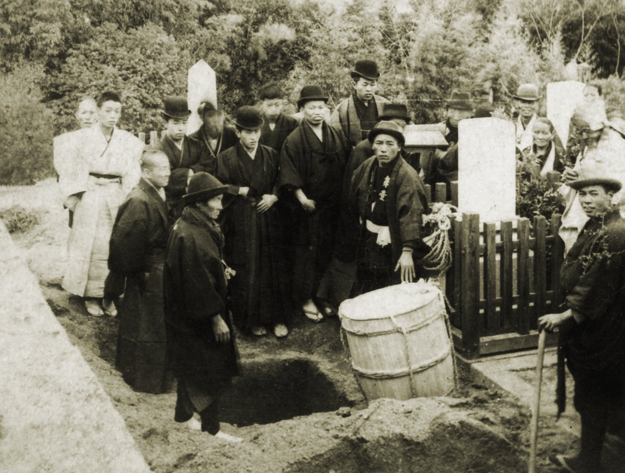 日本的佛教葬礼，c.1900（蛋白照片） 作者 日本摄影师