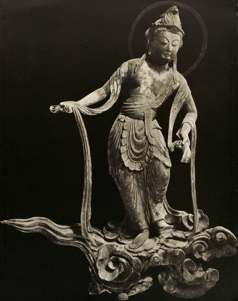 Bosatsu演奏乐器，从11世纪，平安时代晚期，Byodo-In，京都，1950年 作者 日本摄影师