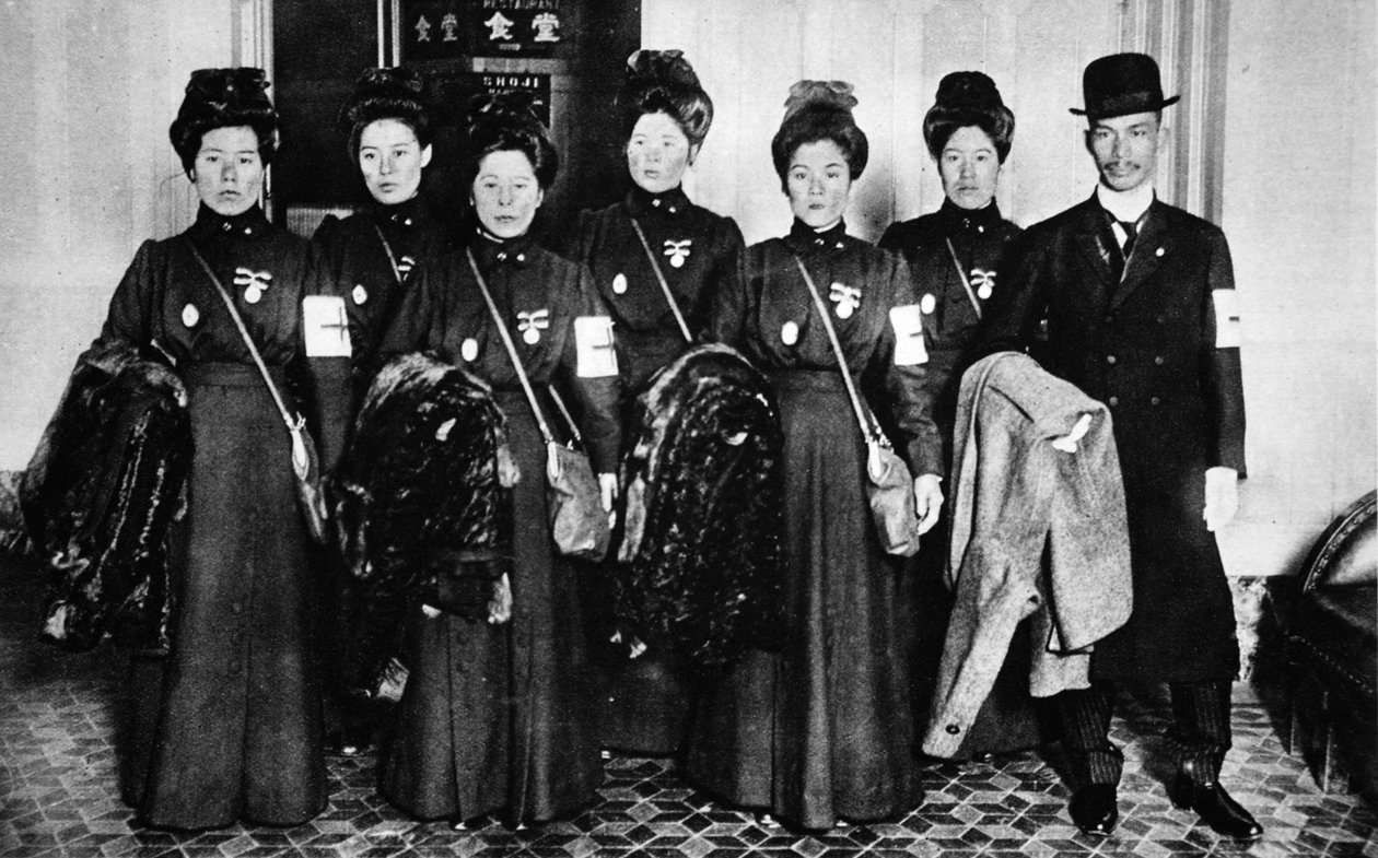 日本红十字会为她的盟友提供援助：从1916年的“画报战争新闻”开始，为俄罗斯提供额外的医疗单位 作者 日本摄影师