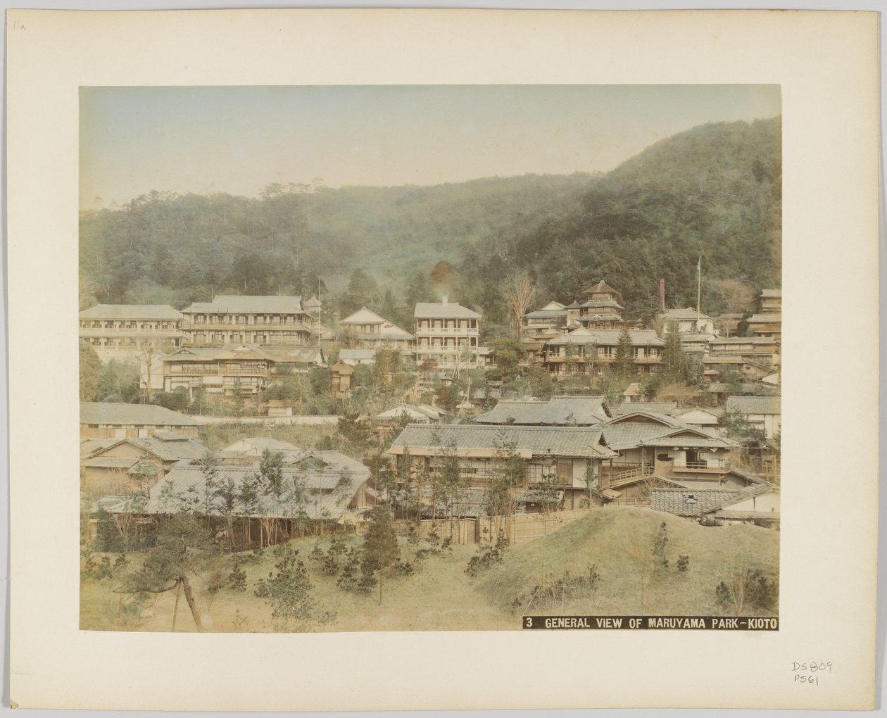 日本京都丸山公园全景（手绘黑白照片） 作者 日本摄影师