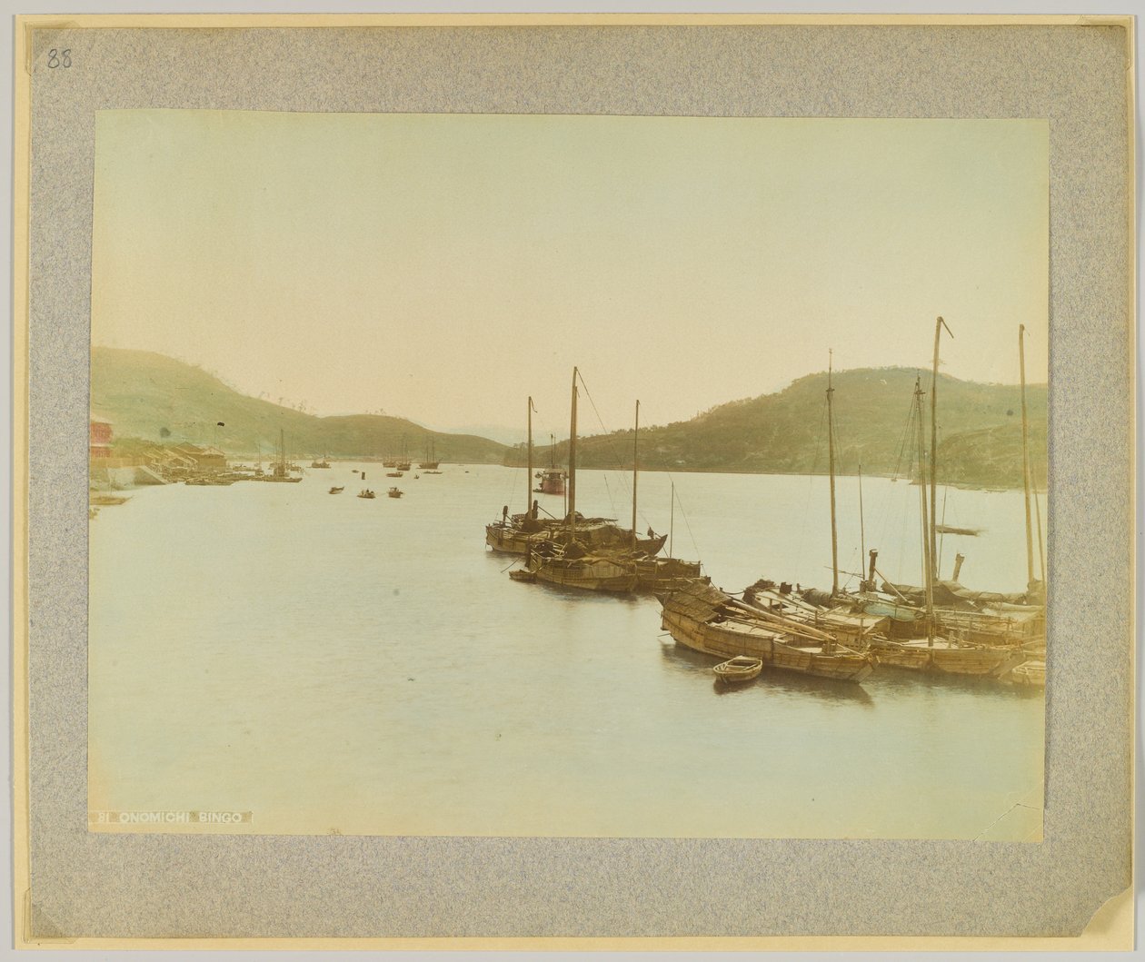 Onomichi, Bingo, Japan (hand-coloured b/w photo) 作者 日本摄影师