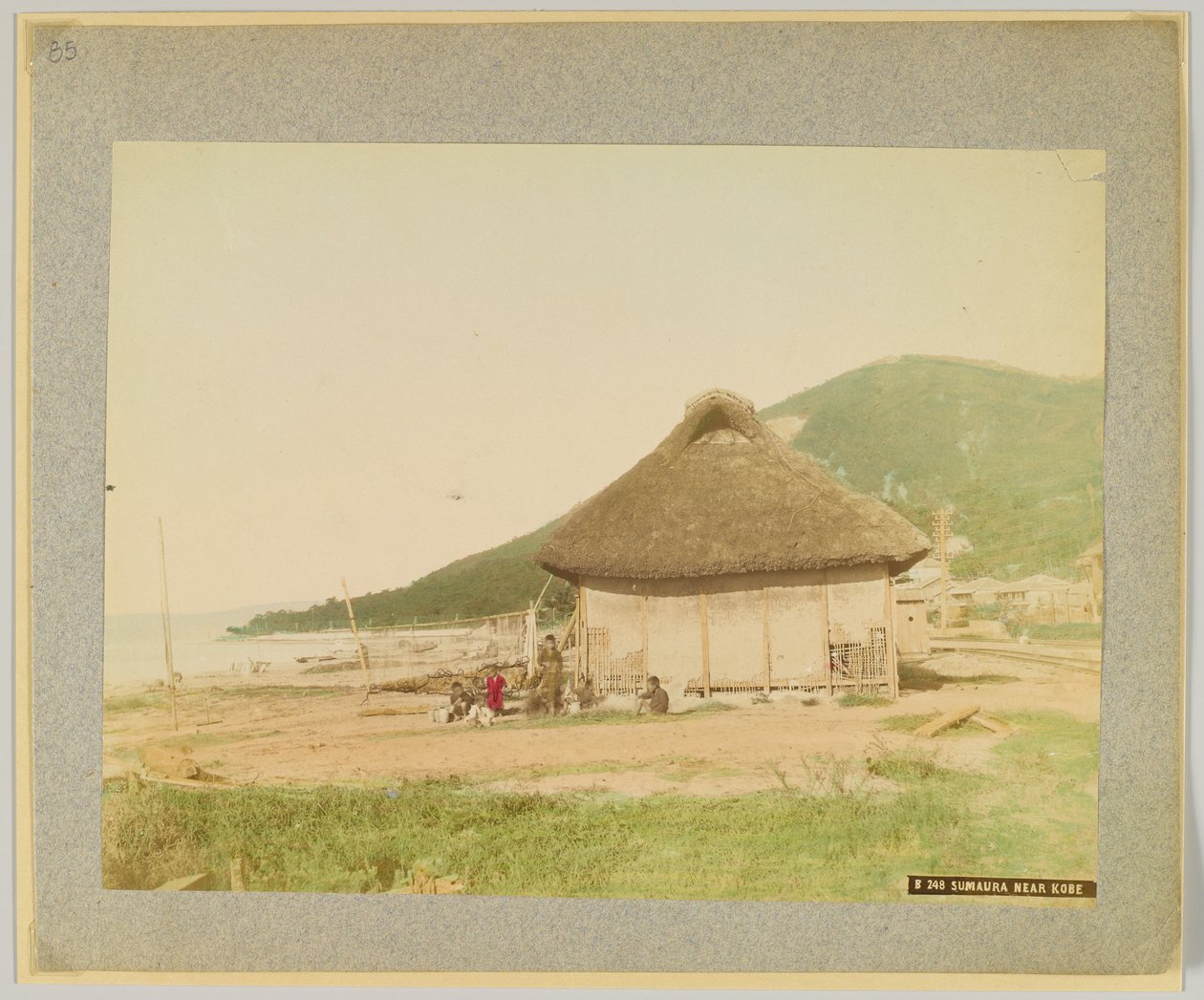 Sumaura, near Kobe, Japan (hand-coloured b/w photo) 作者 日本摄影师