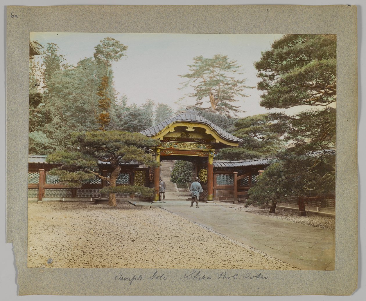 日本东京芝公园庙门（手绘黑白照片）。 作者 日本摄影师