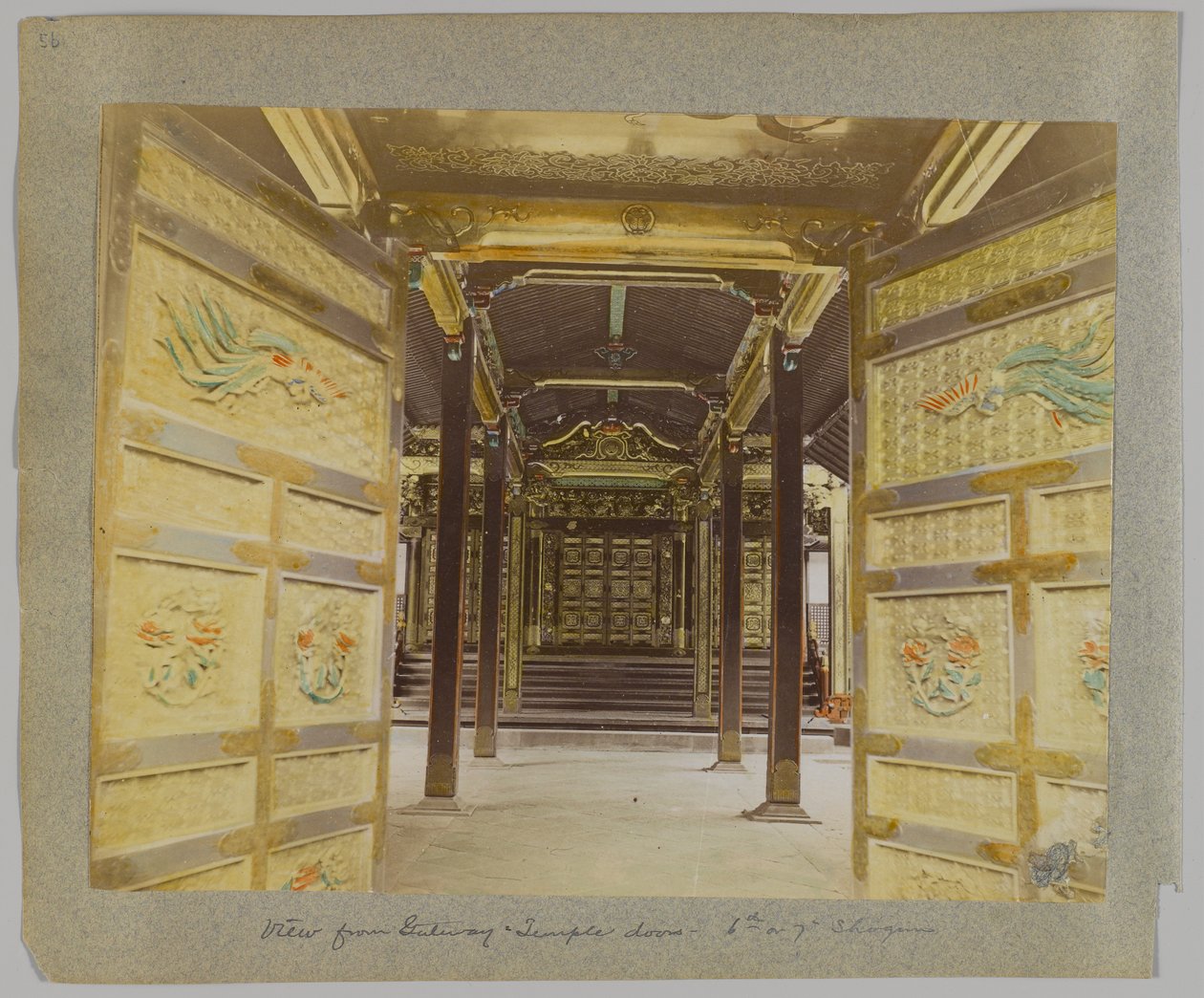 日本东京芝公园第 6 或第 7 代幕府将军寺大门的景色（手绘黑白照片） 作者 日本摄影师
