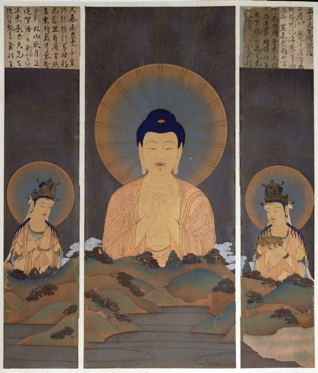 佛教三位一体的显现，阿弥陀佛和他的两位菩萨，观音（慈悲）和精卫（智慧）在山上，《Kokka》杂志插图，1909 年 1 月（彩色石版印刷）。 作者 日本学校
