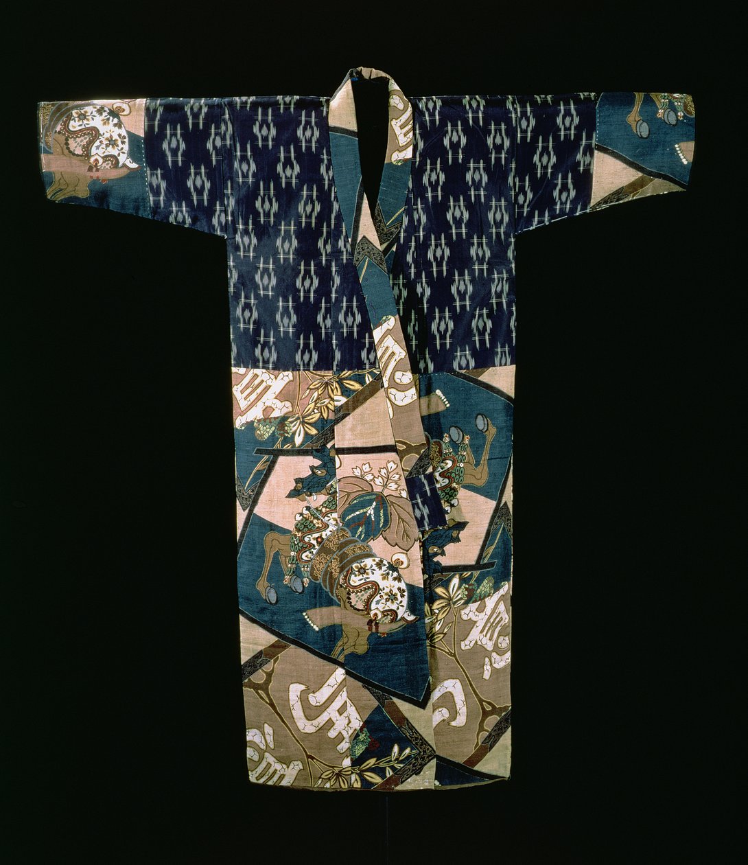 和服下的男孩nagajuban，设计有穗状花序，昭和时期，1950年前（带有扎染和模版印花装饰的编织丝绸） 作者 日本学校