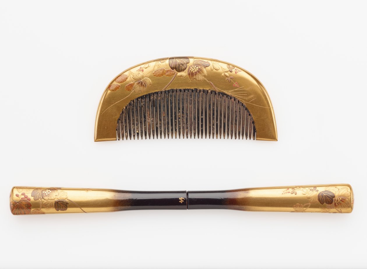 Comb and hairpin, late 19th-early 20th century (horn and wood with lacquer and gold) 作者 日本学校