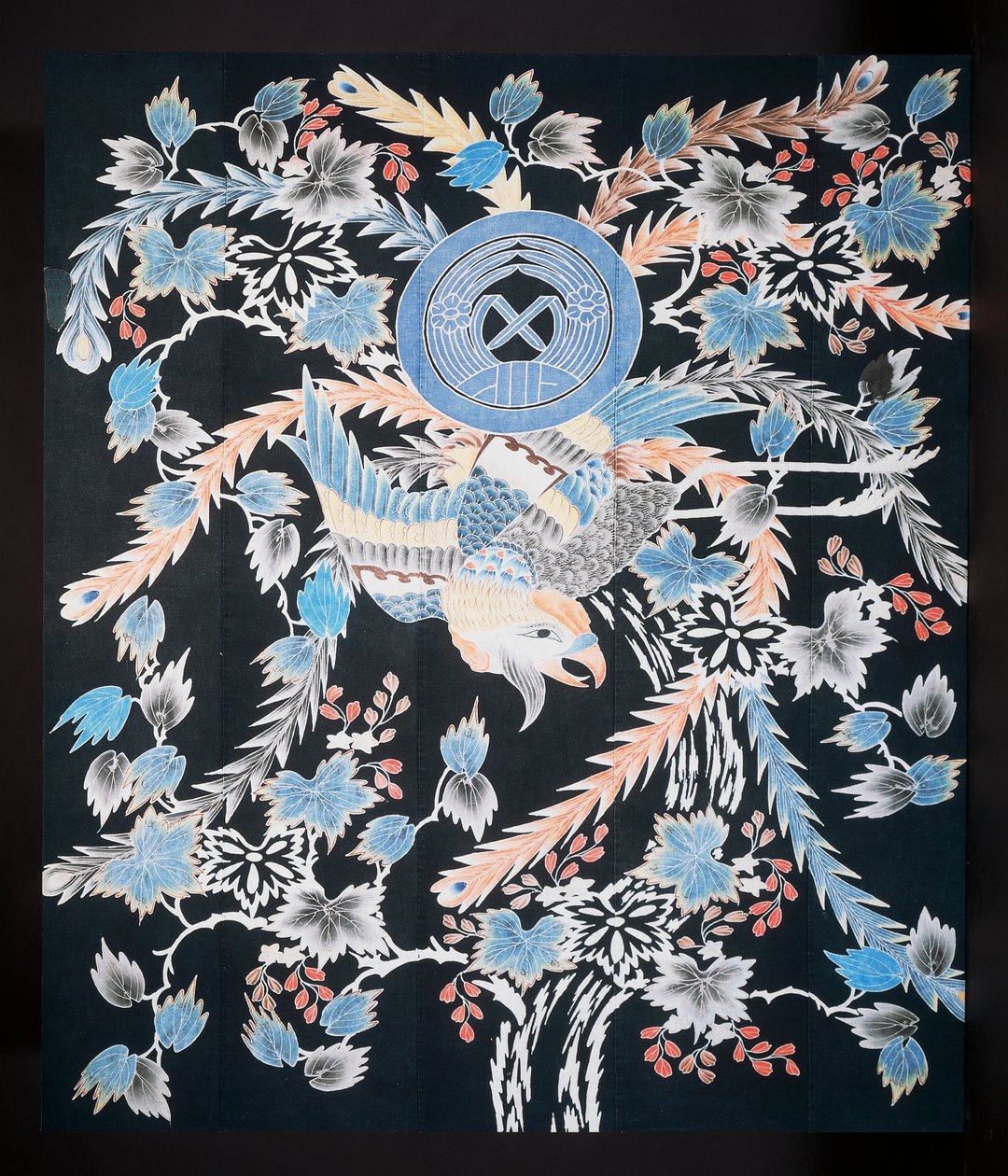 布团寺床罩，图案为凤凰、泡桐、水仙花、棉花、靛蓝染料、颜料和墨水 作者 日本学校