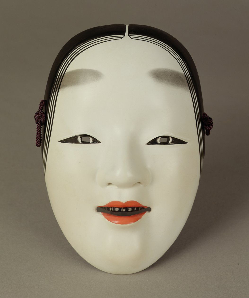 一个年轻女子的能剧面具，日本人 作者 日本学校