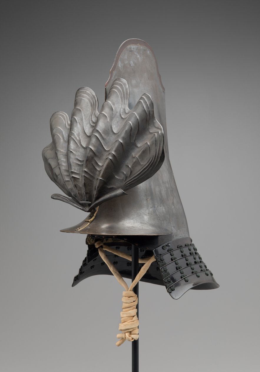 武士头盔（木头、漆器、金属和纤维） 作者 日本学校