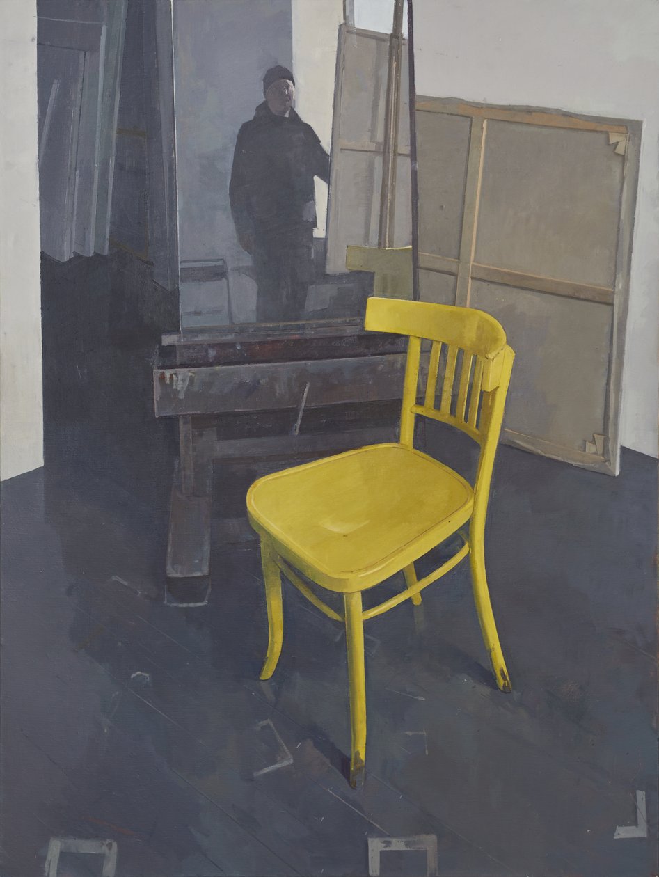 带黄色椅子的工作室内部，2023 年（布面油画） 作者 贾森·莱恩