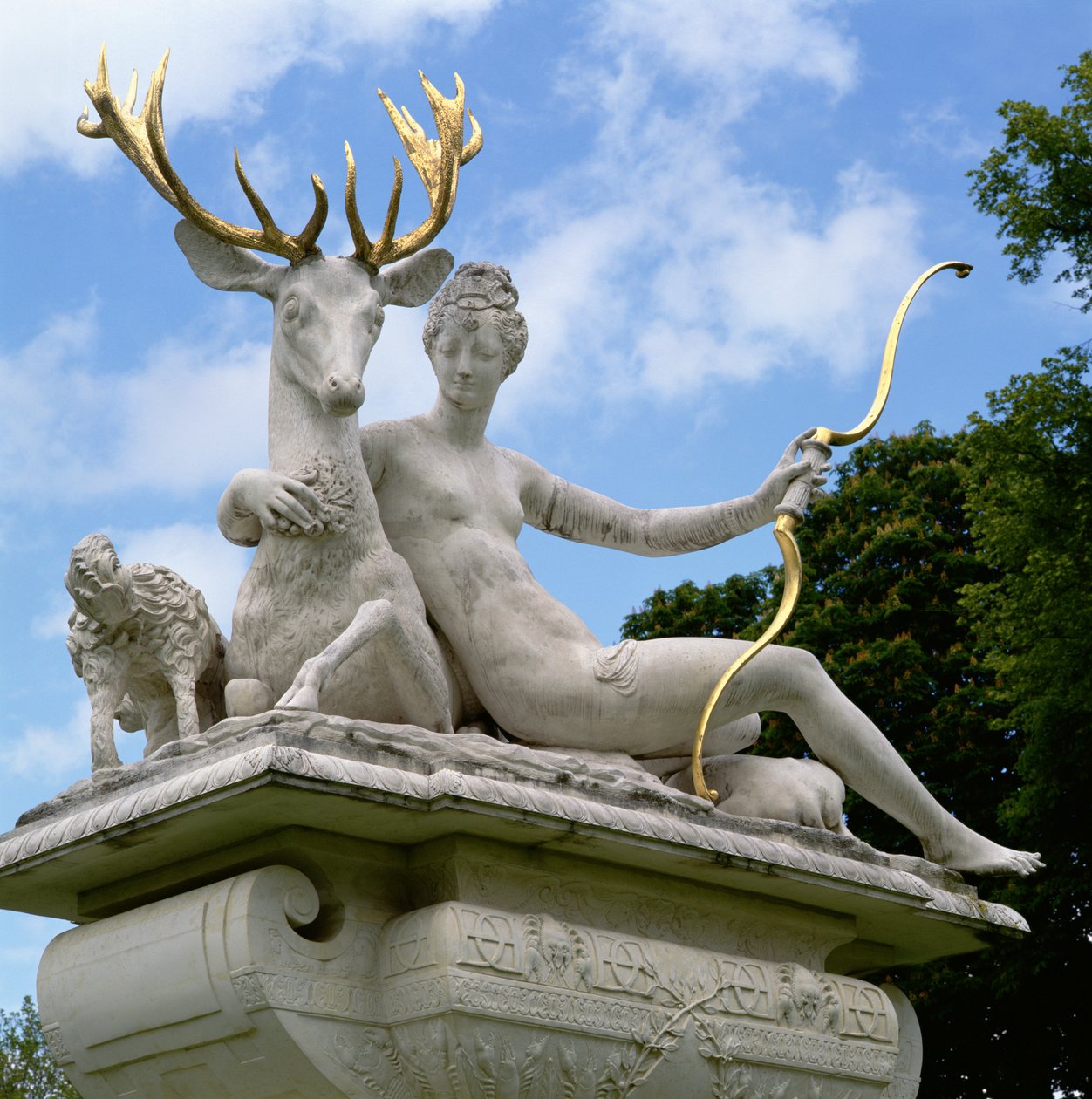 Diane de Poitiers（1499-1566）戴安娜骑在雄鹿（大理石和青铜）上 作者 让·古洪