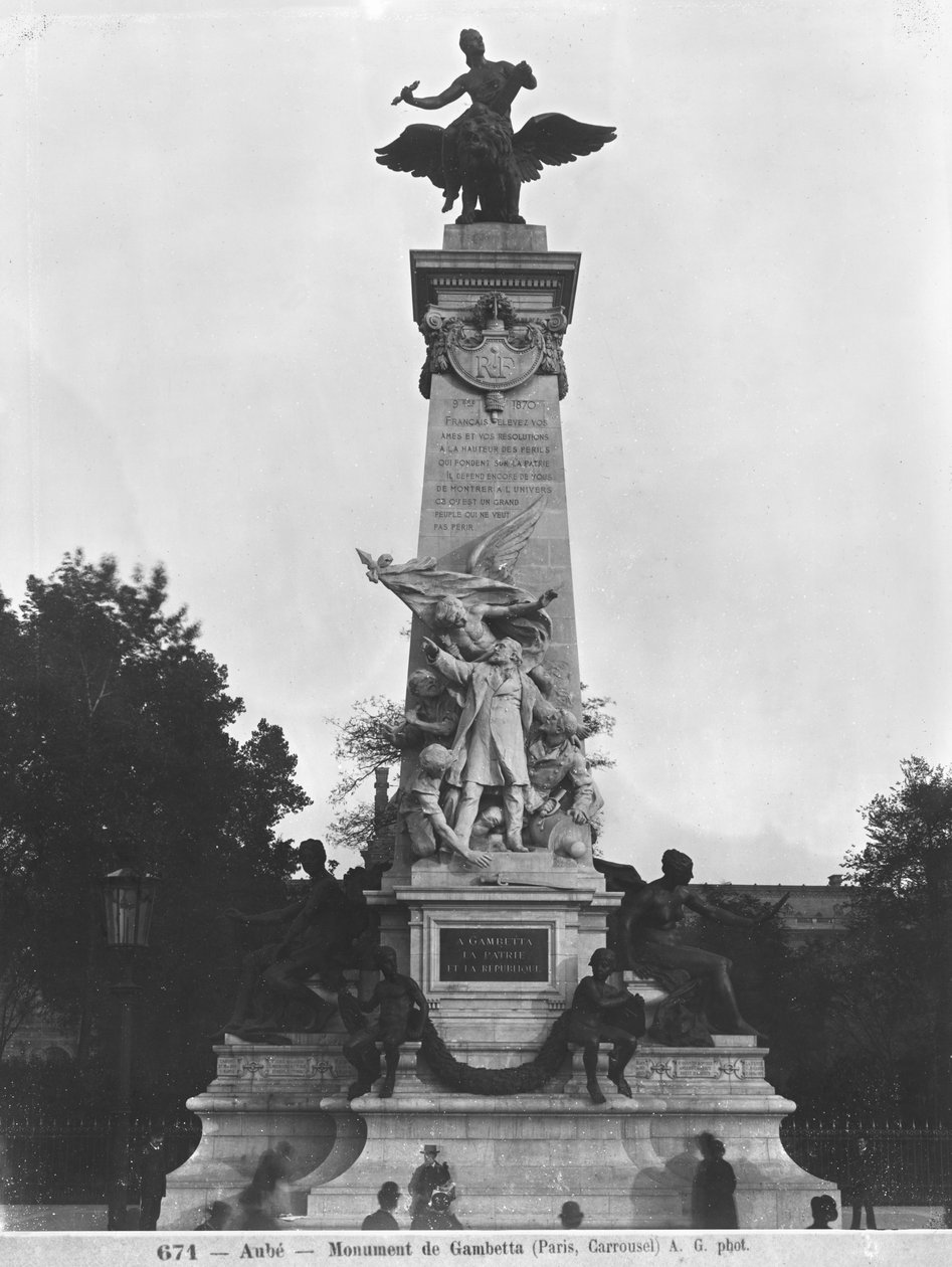 中央集团Leon Gambetta纪念碑，拿破仑，卢浮宫，1888年（青铜和石头）（另见346101至346104） 作者 让·保罗·奥伯