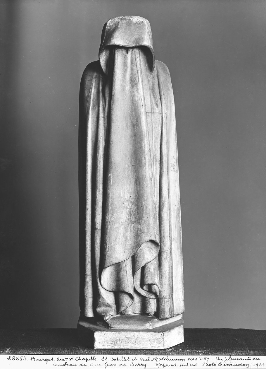 在1438年（大理石）之前，Duc Jean de Berry（1340-1416）的坟墓遮住了面纱，蒙着面纱。 作者 让·德·康布雷