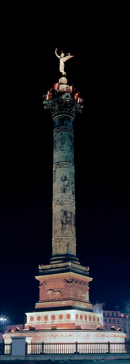 View of the column of July on Place de la Bastille in Paris. 作者 让·安托万·阿拉沃因