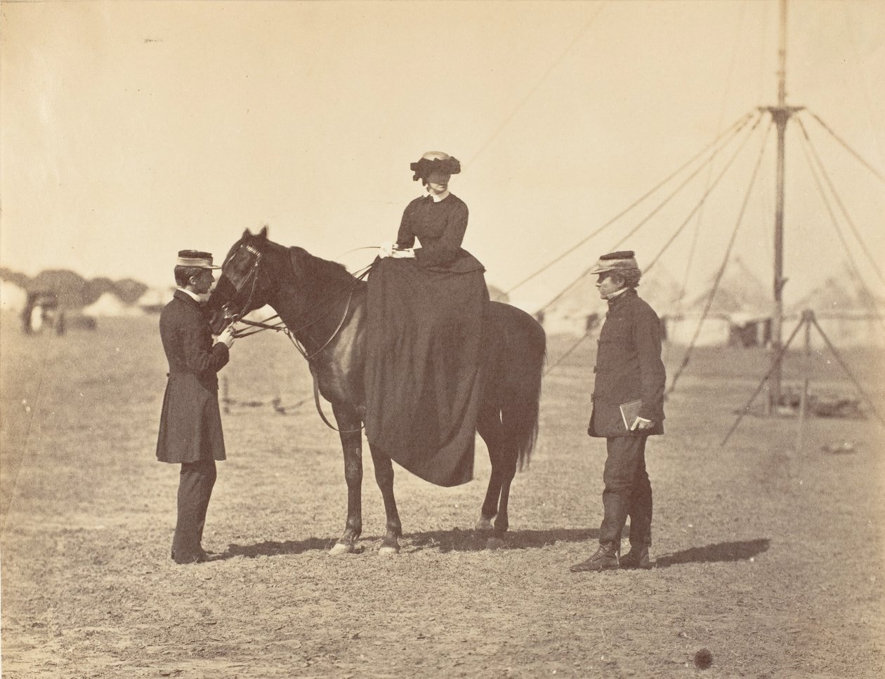 [坎宁夫人在她的黑色阿拉伯上和克莱德勋爵，总司令]，1858-61。 作者 让·巴蒂斯特·奥斯卡·马利特