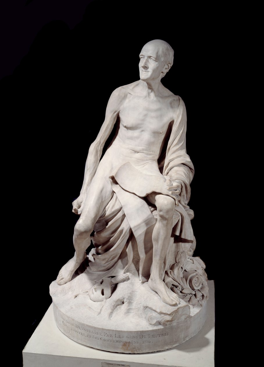 Francois-Marie Arouet dit Voltaire nu (1694-1778) Jean-Baptiste Pigalle (1714-1785) 1776 年的大理石雕塑。 1.5 m 巴黎，卢浮宫 作者 让·巴蒂斯特·皮加勒