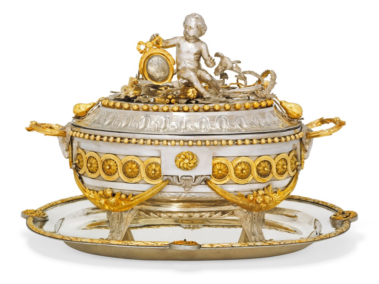 汤碗，盖和架子，Malines，约1780年（镀金金属和银）（另请参阅430258） 作者 让·科尼耶·亨德里克斯（Jean Corneille Hendrickx）